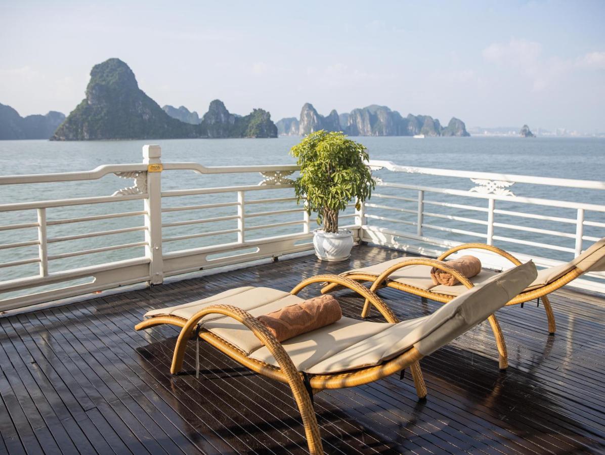 Hotel The Au Co Cruise - Managed By Bhaya Cruise Hạ Long Exterior foto