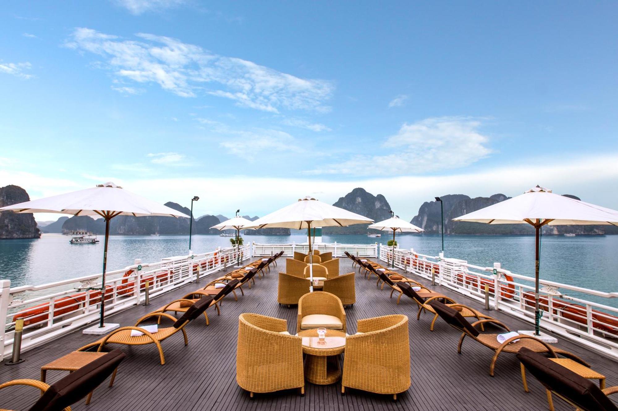 Hotel The Au Co Cruise - Managed By Bhaya Cruise Hạ Long Exterior foto