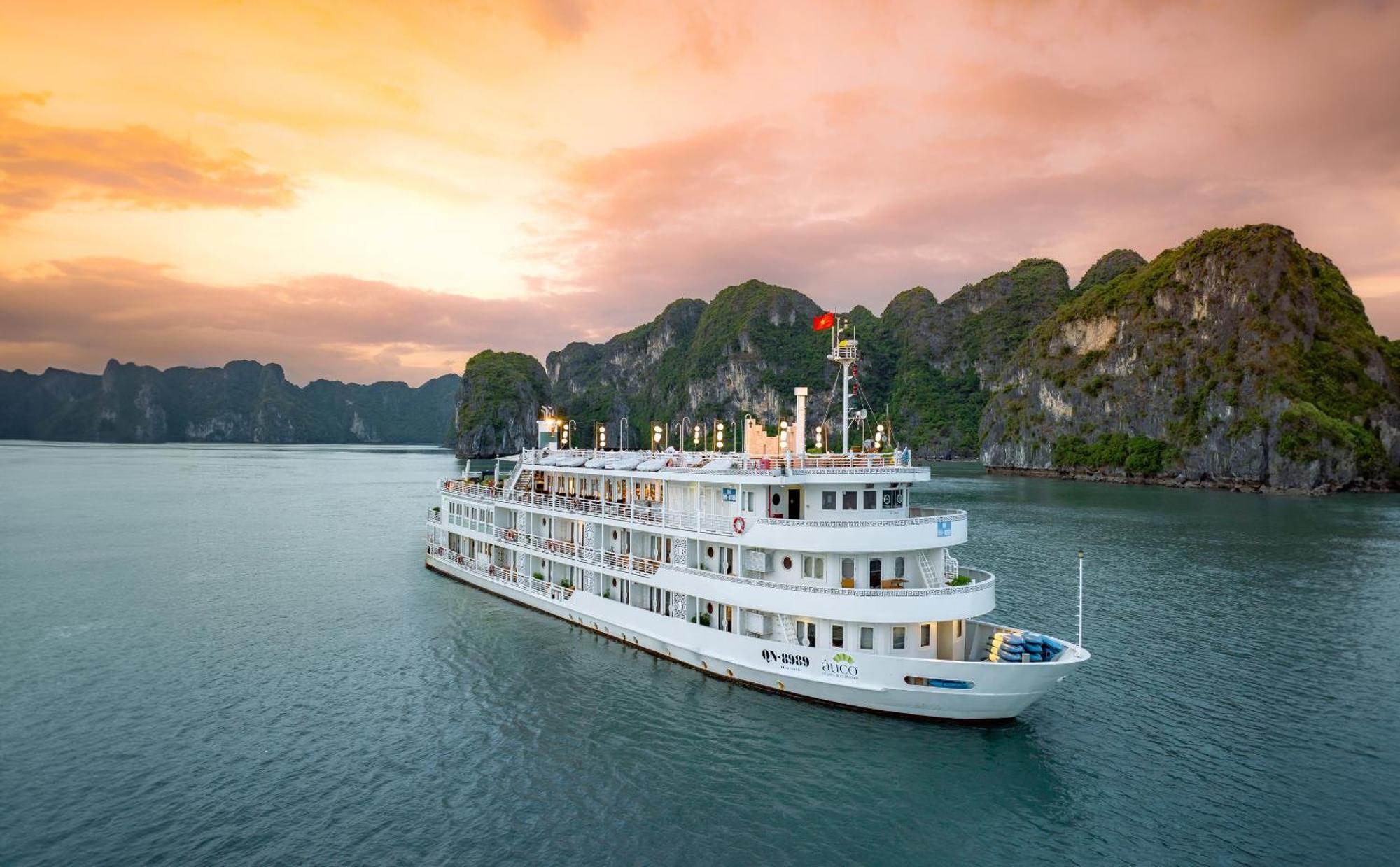 Hotel The Au Co Cruise - Managed By Bhaya Cruise Hạ Long Exterior foto