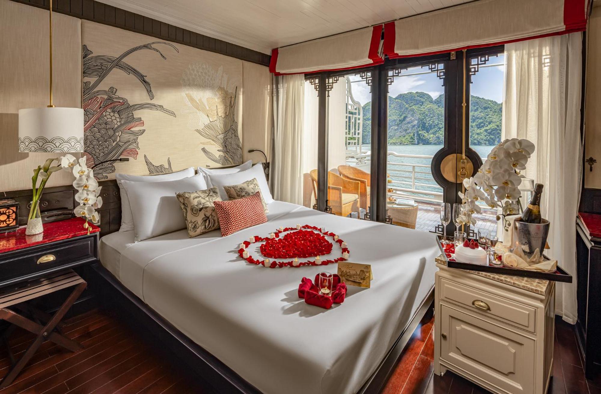 Hotel The Au Co Cruise - Managed By Bhaya Cruise Hạ Long Exterior foto