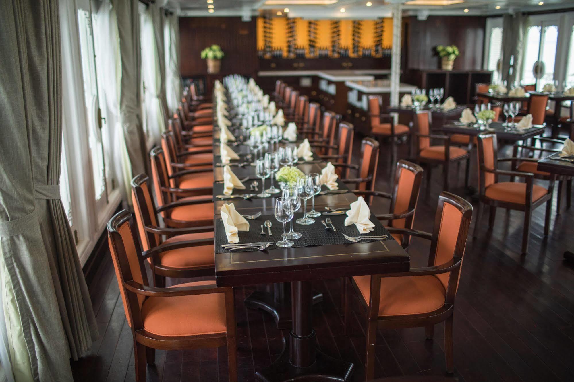 Hotel The Au Co Cruise - Managed By Bhaya Cruise Hạ Long Exterior foto